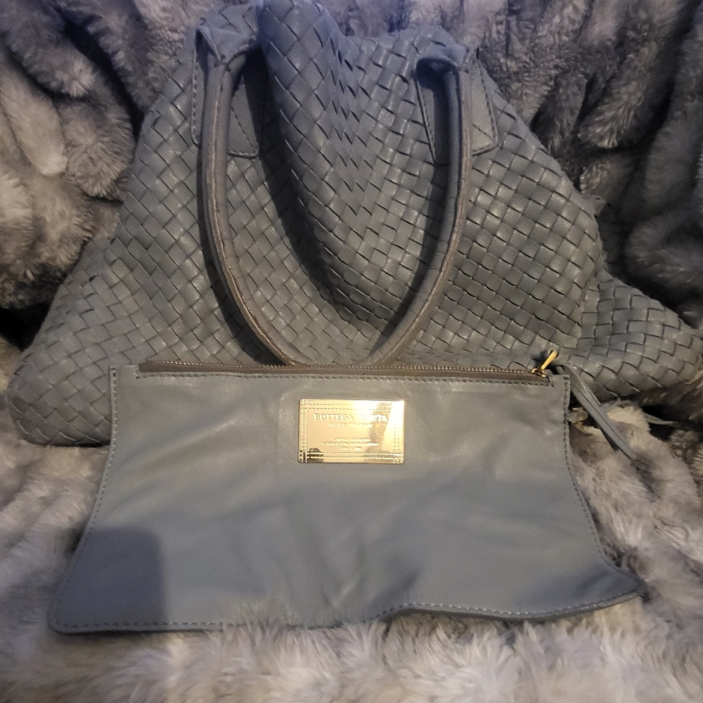 Bottega Veneta Cabat Leather Tote (Authentic) LIMITED Edition